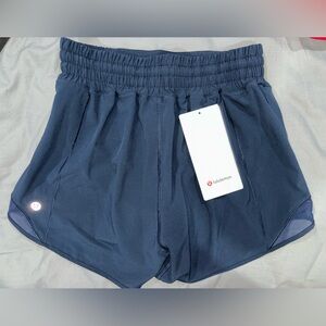 Brand new Lulu Lemon align HR shorts 4inch size 4